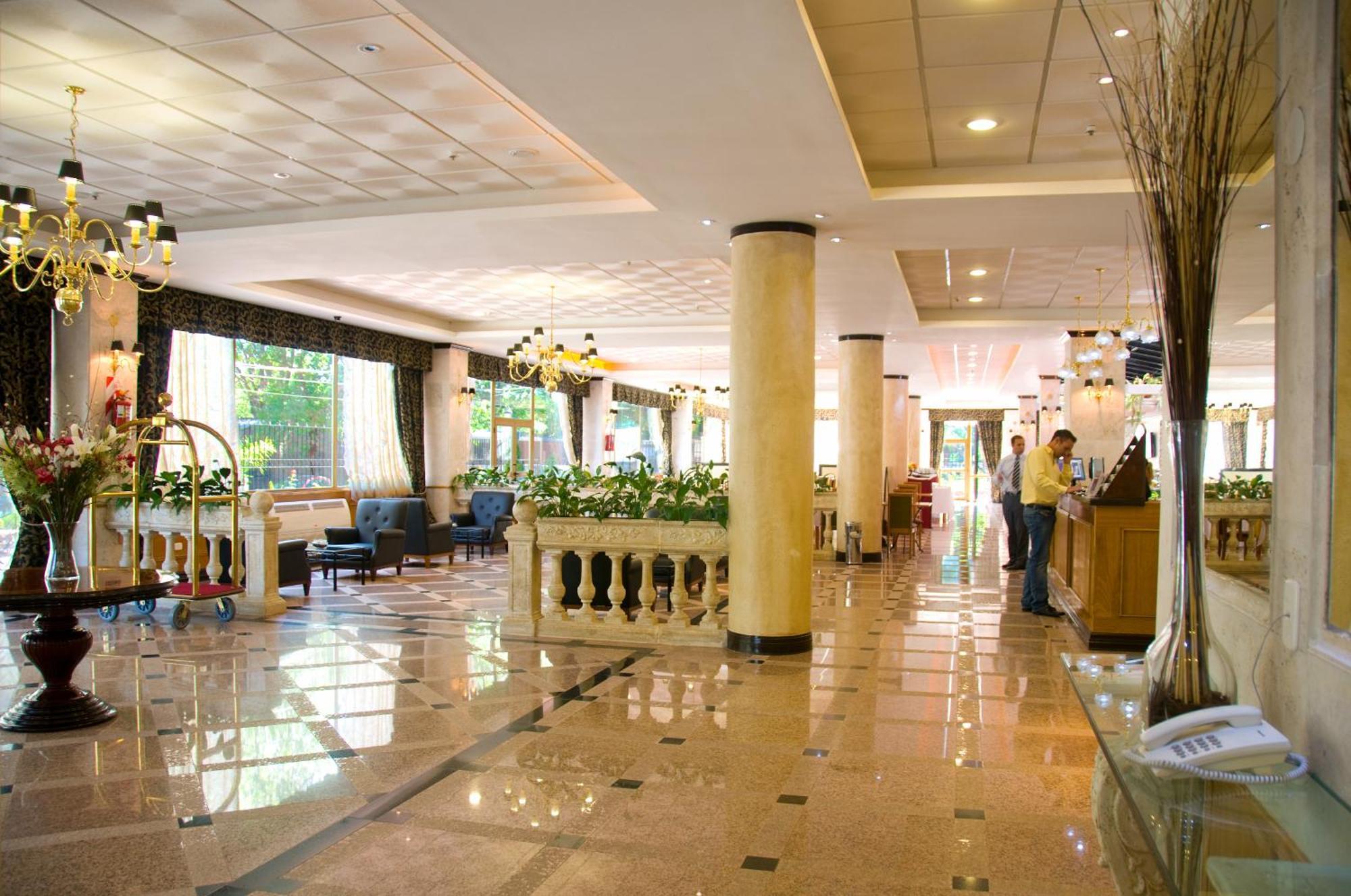Hotel Ramada By Wyndham Buenos Aires Vicente López Exteriér fotografie