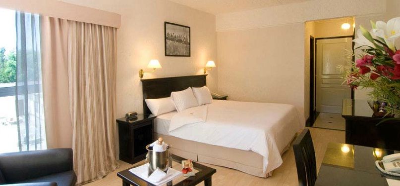 Hotel Ramada By Wyndham Buenos Aires Vicente López Exteriér fotografie