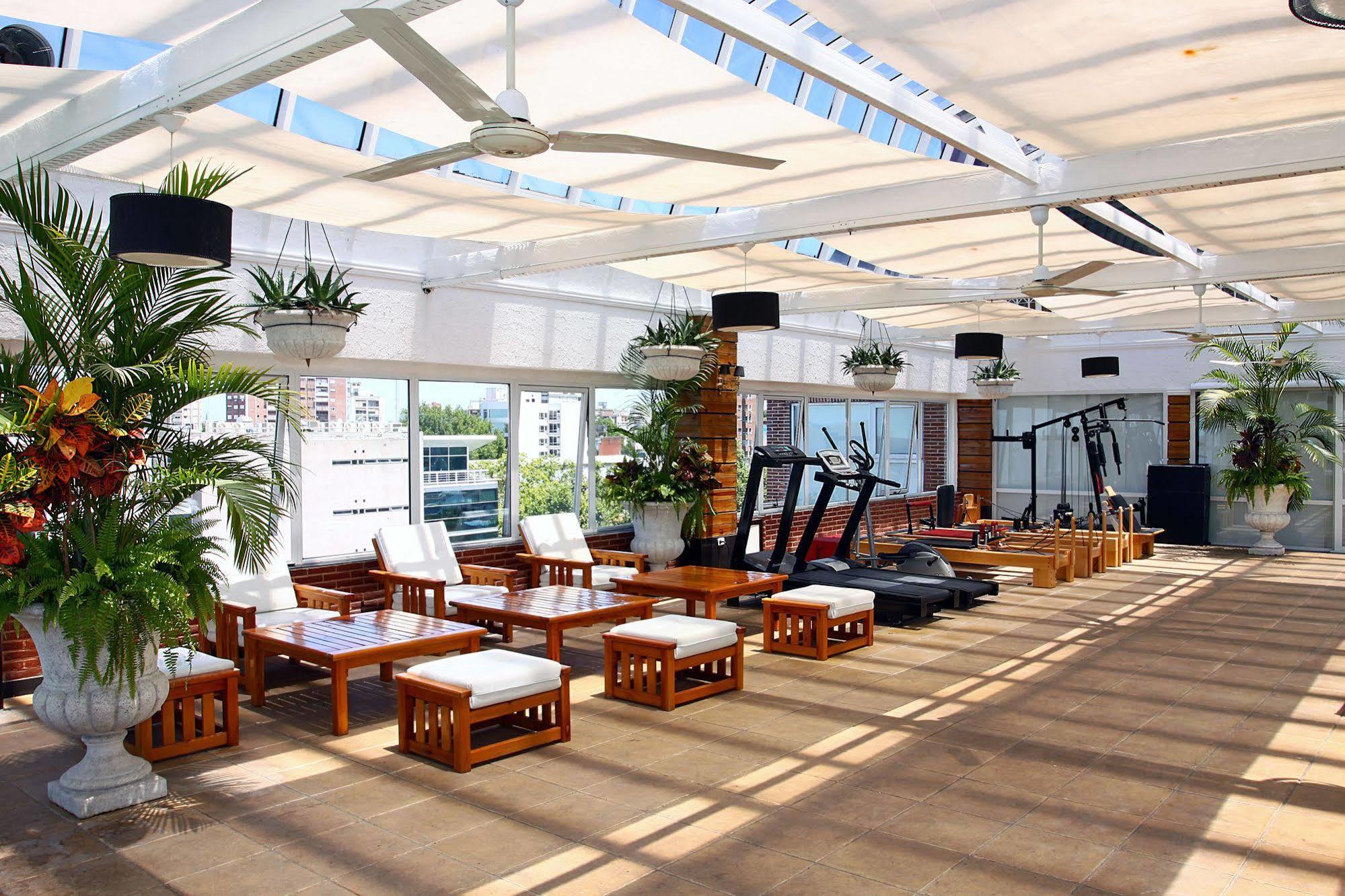Hotel Ramada By Wyndham Buenos Aires Vicente López Exteriér fotografie