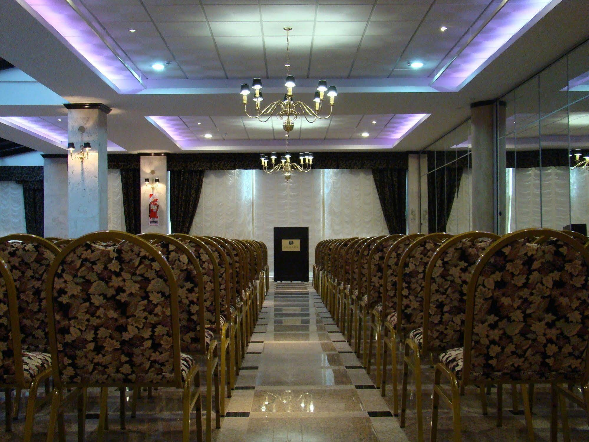 Hotel Ramada By Wyndham Buenos Aires Vicente López Exteriér fotografie